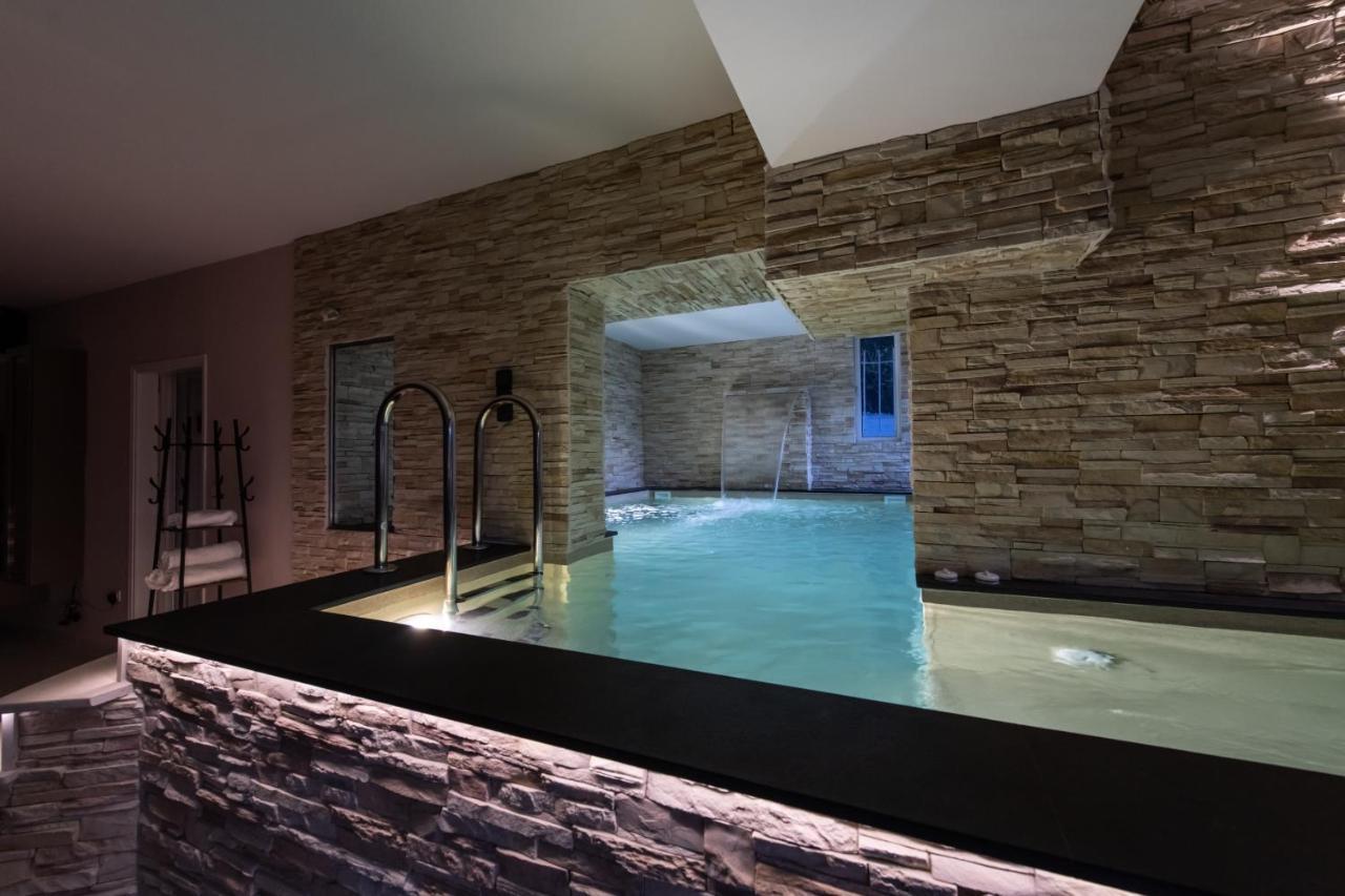 Villa Mairi - 2 Private Pools & Game Room Near Athens Đảo Đảo Salamis Ngoại thất bức ảnh